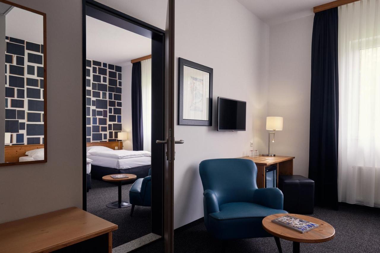 Hotel Hamburg-Wittenburg Van Der Valk Екстериор снимка