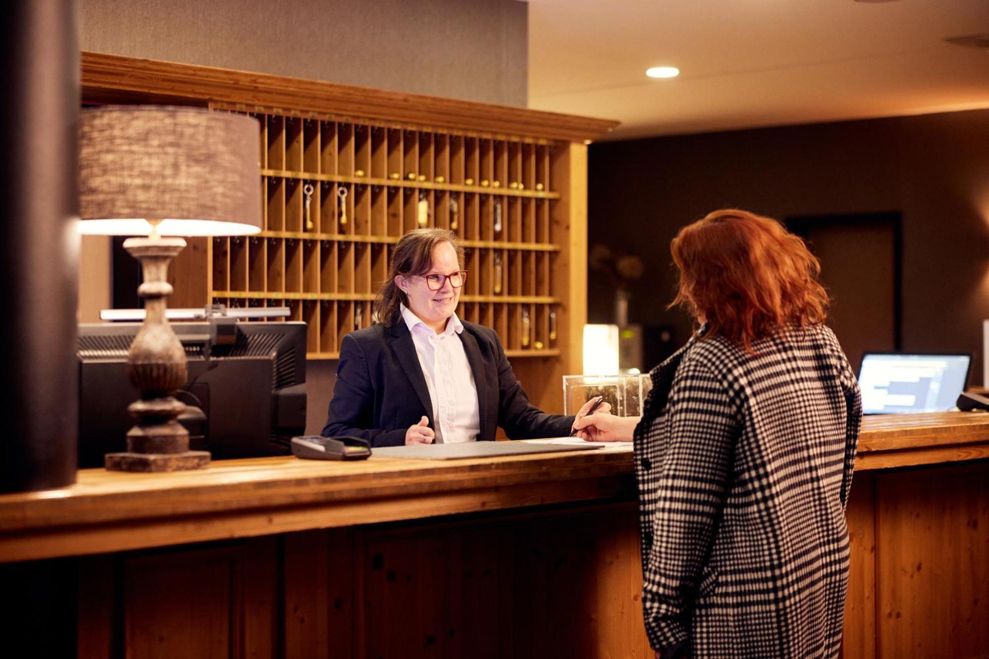 Hotel Hamburg-Wittenburg Van Der Valk Екстериор снимка