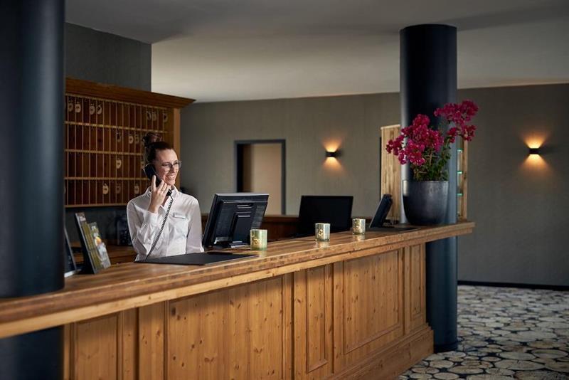 Hotel Hamburg-Wittenburg Van Der Valk Екстериор снимка